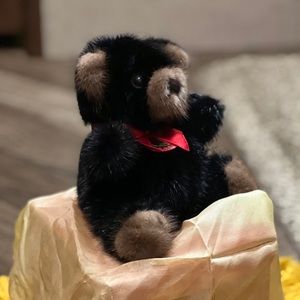 Mervyn’s Teddy Bear Lightly handled Genuine Mink Hair Certification inside